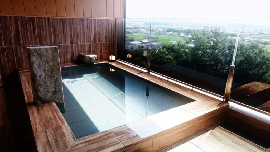 #28 讃岐平野の高台に立つ華麗なるデザイナーズホテル