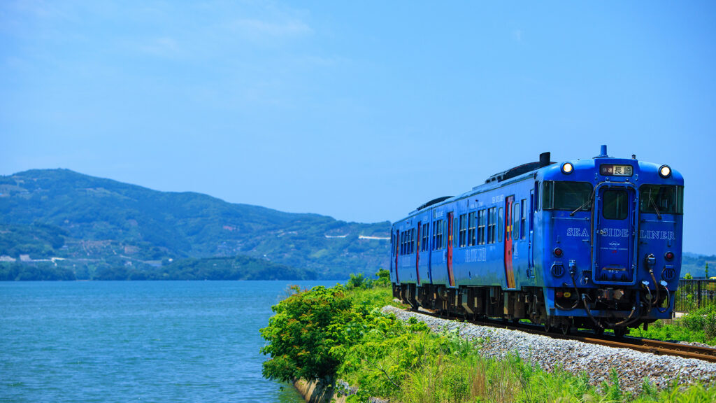 #13 大村湾の波打ち際を走る絶景路線